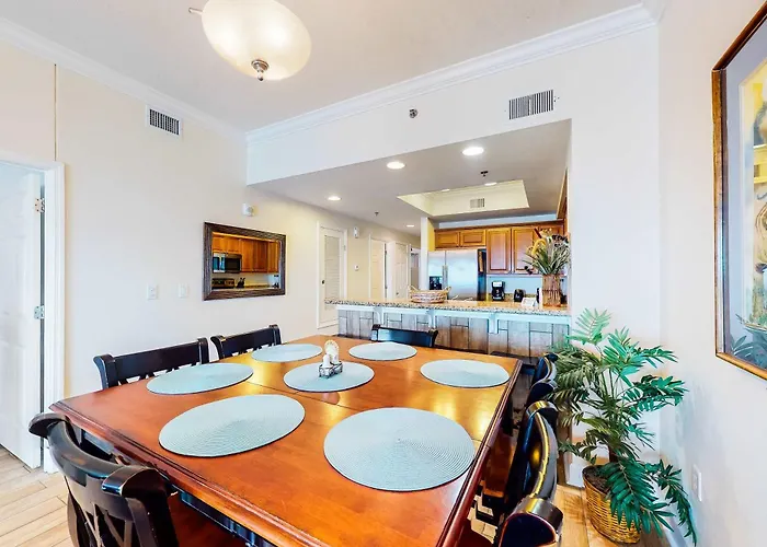 Beachfront W Spacious Layout Swim-through Outdoor Indoor Pool & Hot Tub Holiday home *
