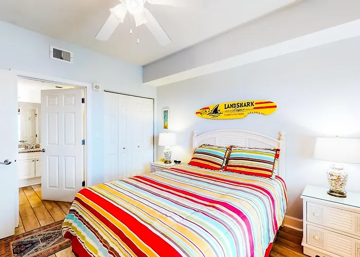 Beachfront W Spacious Layout Swim-through Outdoor Indoor Pool & Hot Tub Holiday home