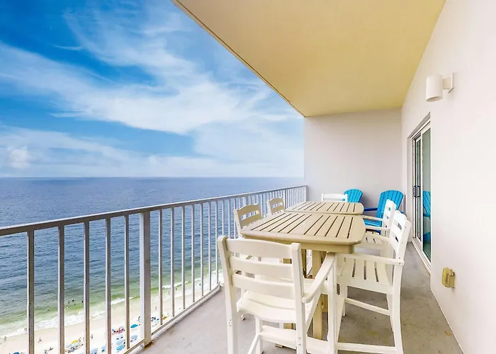 Beachfront W Spacious Layout Swim-through Outdoor Indoor Pool & Hot Tub Holiday home *