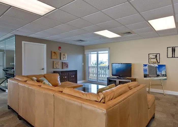 Beachfront W Spacious Layout Swim-through Outdoor Indoor Pool & Hot Tub Holiday home Gulf Shores