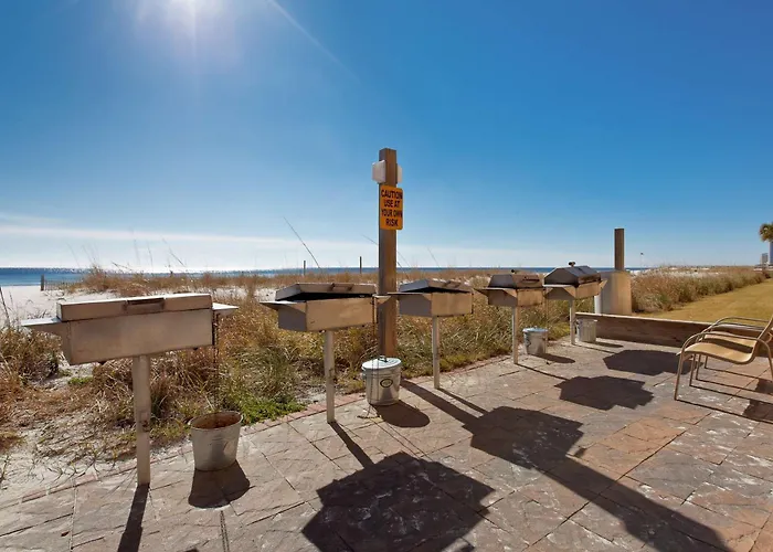 Beachfront W Spacious Layout Swim-through Outdoor Indoor Pool & Hot Tub